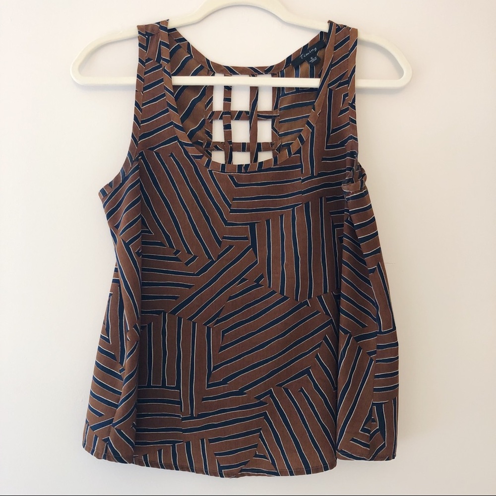 Tank with back detailing